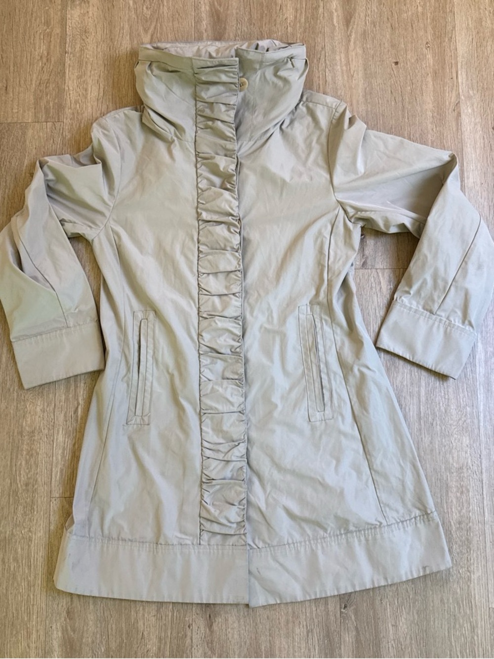 RAINFOREST Light Gray Ruffle-Front Packable Trench Coat XS